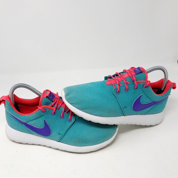 Nike Roshe One Running Shoes Women Size 7.5 /6y - Picture 1 of 7